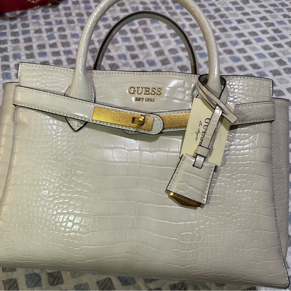 GUESS BEIGE PURSE “NEW”👜